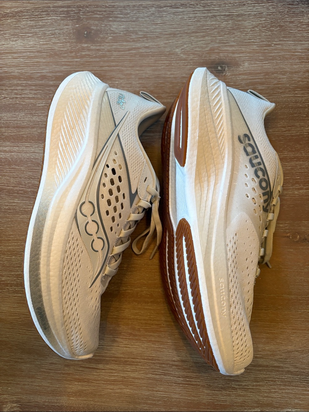 NEW WITHOUT BOX Saucony Ride 17 Women’s Size 9.5 Pearl Gum Color - Picture 3 of 8
